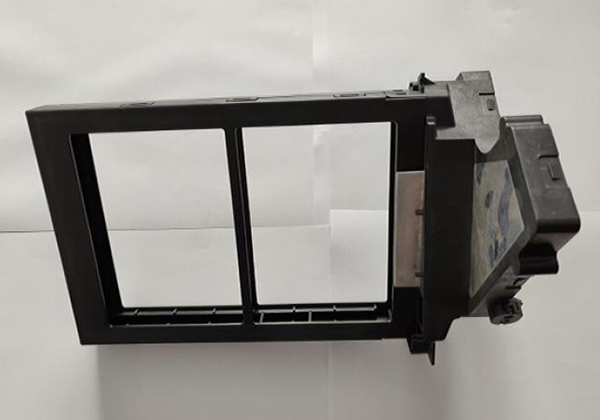 汽(qi)車模具(jù)